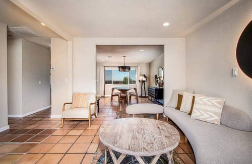 Panorama Heights Cottage | @ Marbella Lane - Moon Designer Home Close to Jtnp