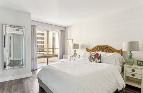 Marina del Rey Condo | Luxurious 2 Bedroom 2 Bath Condo with Stunningly Gorgeous Ocean and Marina Views