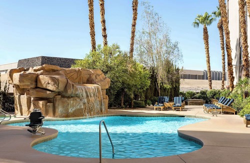Las Vegas Hotel | Hampton Inn Tropicana