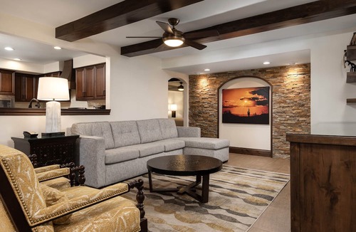 North Scottsdale Hotel | Holiday Inn Club Vacations Scottsdale Resort by IHG
