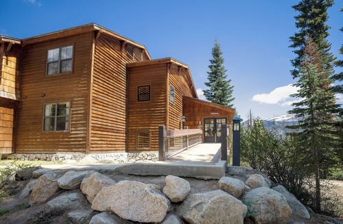 Sequoia National Park Hotel | Wuksachi Lodge