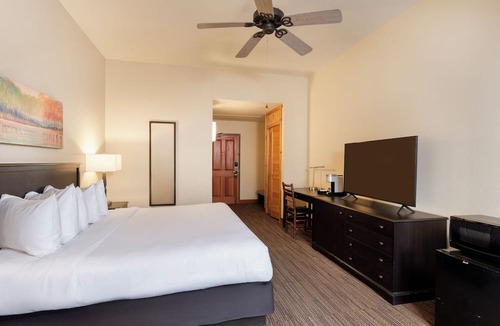 Sequoia National Park Hotel | Wuksachi Lodge