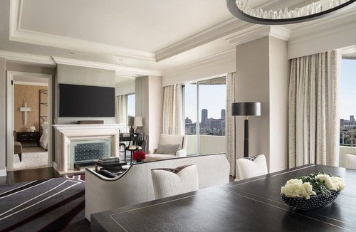 Beverly Grove Hotel | Four Seasons Los Angeles at Beverly Hills
