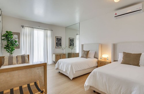 Little Italy Apartment | Rooftop w/Views: Modern Little Italy Townhome