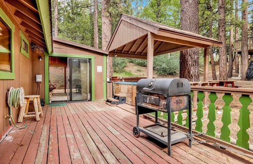 Fox Farm Cabin | 1454-pines And Needles 2 Bedroom Home by RedAwning