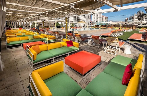 Downtown Las Vegas Hotel | Just What You Were Looking For! Free Parking, Pets Allowed, Rooftop Pool