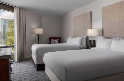 Las Vegas Hotel | Dream Las Vegas Retreat Steps from the Strip!