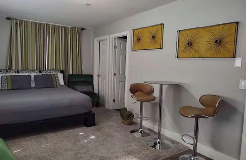 Las Vegas Apartment | Central 1 Bedroom Guesthouse w/Private Bath Ideal for Extended Stays