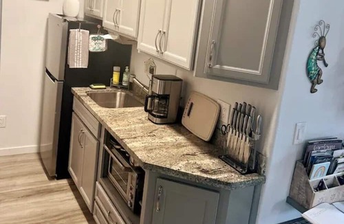 West Sedona Apartment | SuMmEr SaLe - Kameya Casita, Red Rock Views, Walk to Trails, Koi Pond & Patio