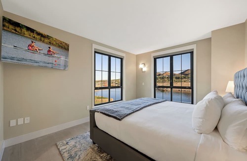 Lake Las Vegas Condo | Luxury and Elegance! Panoramic views of Lake