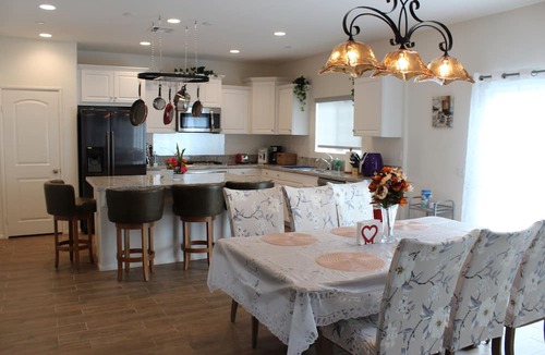 Ontario House | Cozy new house/Ontario Airport*vacation rentals/说中文