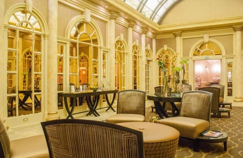 Downtown Las Vegas Hotel | Exciting Entertainment Right On-site! 2 Pools, Shopping!