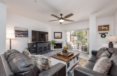 North Scottsdale Condo | Tastefully Decorated, Perfect Scottsdale Location condo w/Pool, Spa, Gym!