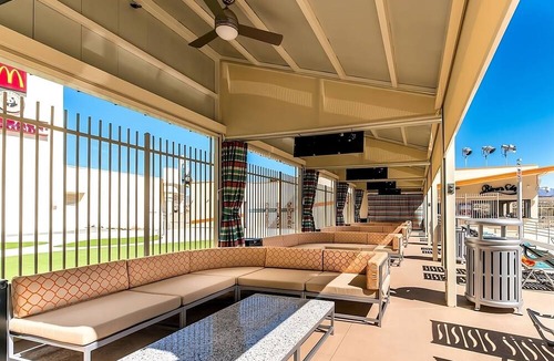 Laughlin Hotel | Riverview King Room | Aquarius Casino Resort | Colorado River View