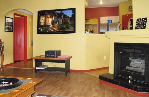 Enterprise Condo | Las Vegas Blvd. tropical resort guard gated condo/Pool/Spa/Gym/Tennis/pet/ADA
