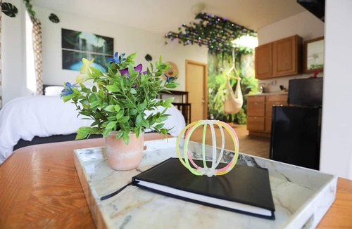 Henderson Condo | Real grass | small dogs OK | privt entrance | quiet neighborhood