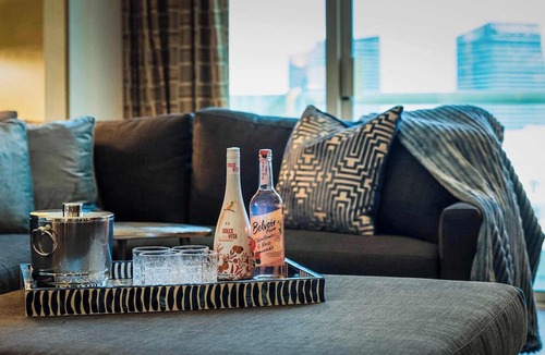 Las Vegas Condo | Balcony Strip View Penthouse Free Valet Parking