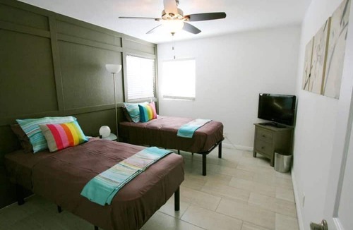 Santa Ana Heights Apartment | Seashore Up · Whitewater view Luxury condo