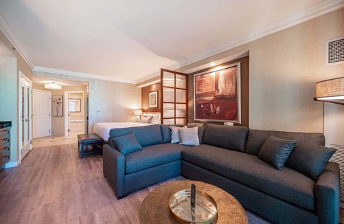 Las Vegas Condo | No Resort Fee Strip View Suite + Free Valet+ Pool