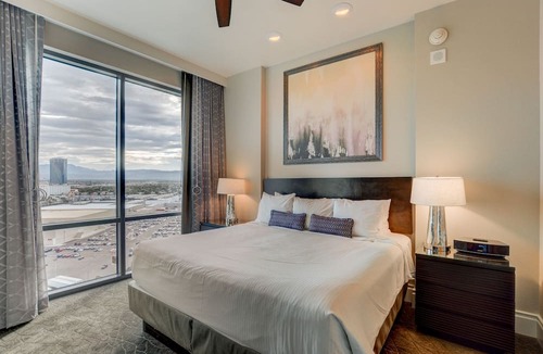 Las Vegas Condo | Wyndham Desert Blue (3 Bedroom Presidential Condo - near strip)