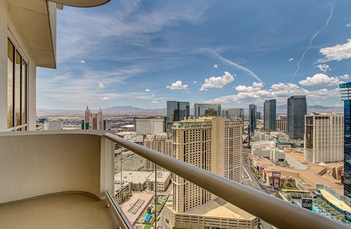 Las Vegas Condo | The Crown Jewel: Top-38th Floor Penthouse Duo @ MGM Signature-2BR/3BA