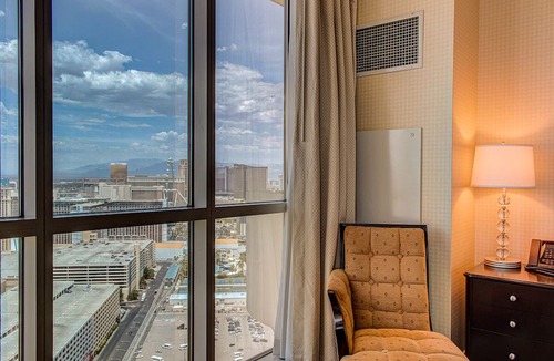 Las Vegas Condo | The Crown Jewel: Top-38th Floor Penthouse Duo @ MGM Signature-2BR/3BA