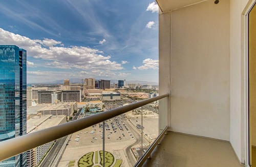 Las Vegas Condo | The Crown Jewel: Top-38th Floor Penthouse Duo @ MGM Signature-2BR/3BA