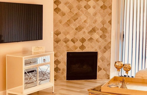 Camelback East Condo | BEAUTIFUL!REMODELED RESORT STYLE CONDO! WALK TO AZ BILTMORE!MTN VIEW!HEATED POOL