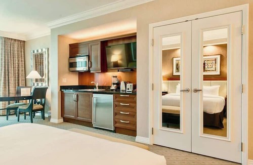 Las Vegas Condo | No Resort Fee | Strip Views, Pools & Parking
