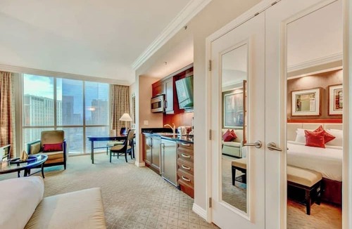 Las Vegas Condo | No Resort Fee | Strip Views, Pools & Parking