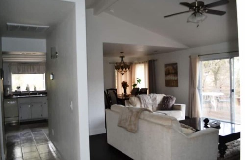 Three Rivers House | The Shady Knoll