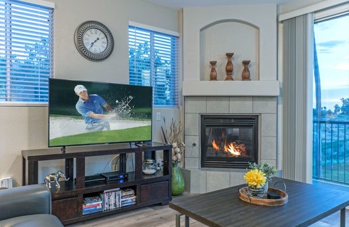 Superstition Lakes Condo | Superstition Lakes Condo, A+ Golf View, Comm Htd POOL & SPA; Walk to Mall & Theater