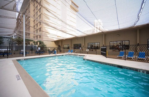 Las Vegas Strip Condo | Stay Together Suites - Cozy Condominium, Sleeps 8, Center Strip - Jockey Club