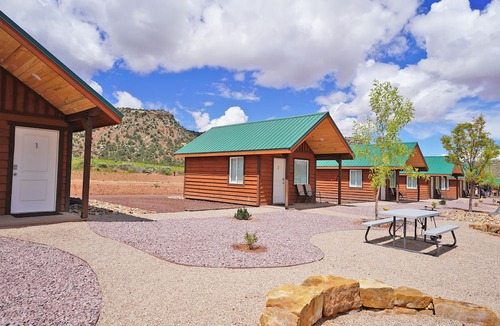 Apple Valley Cabin | Gooseberry Lodges