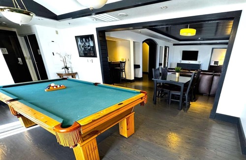 Las Vegas Apartment | Standard King | Cozy Vegas Stay