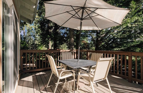 Arrowhead Villas Cabin | Cozy 2-bedroom cabin with central heat/AC in charming Lake Arrowhead