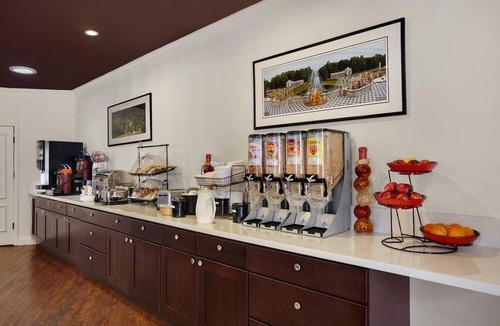 Torrance Hotel | Torrance Getaway! 3 Spacious Units, Nearby Attractions Pool, Parking