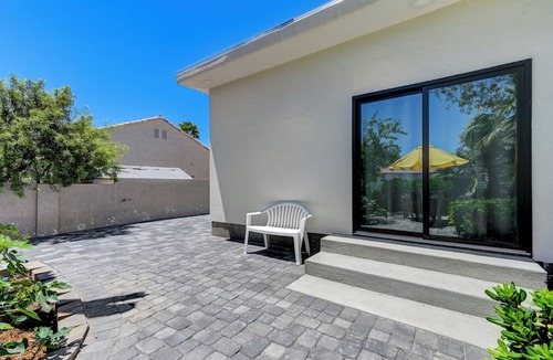 Las Vegas House | Soothing 6-bedroom house with Pool in vibrant Las Vegas