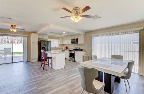 Las Vegas House | Special Sale! King Bed! EV Charger! Rain Shower!