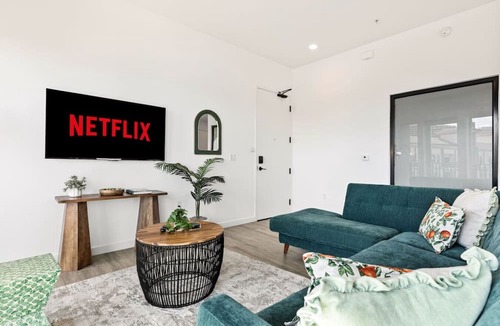 Downtown Los Angeles Apartment | SkyLoft Oasis Stunning DTLA Views & Modern Comfort