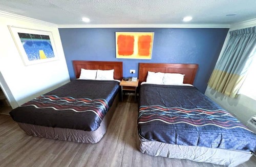 Ridgecrest Apartment | 2 Queen Beds with Kitchenette|Nsmk