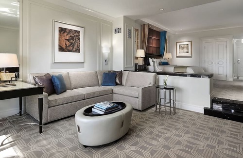 Las Vegas Hotel | Luxury King Suit at Palazzo at The Venetian