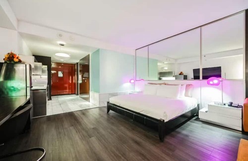 Las Vegas Apartment | SVS: Remodeled High Floor Studio | Strip View Balcony | Palms Place