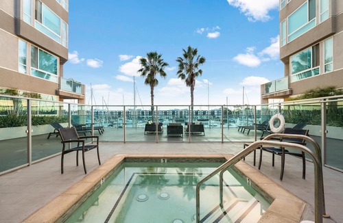 Marina del Rey Apartment | Navagio' Penthouse Floor Private Rooftop High Ceiling Marina View Pool Gym Sauna