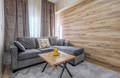 Pacific - Edison Condo | “Elegant Condo Steps from Americana”