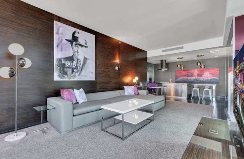 Las Vegas Apartment | Palms place residence deluxe condo with Pool & Gym