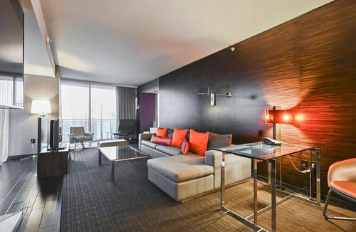 Las Vegas Apartment | One Bedroom | 1.5 Baths & Living Room | Jet Tub – Palms Place StripSuite- NO RESORT FEE