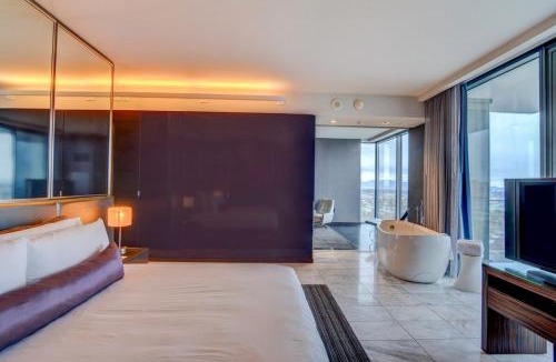 Las Vegas Hotel | 1 Bedroom Balcony Collection Living Room & Jet Tub Bath - StripSuite Palms Place Hotel, Resort & Casino - NO RESORT FEE