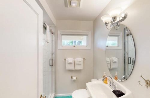 Junior College Neighborhood Association House | Jewell Dreams