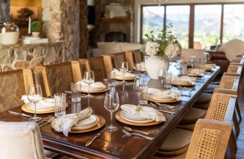 West Sedona House | NEW - Tuscan Red Rock Overlook - Spectacular Views 2 Pools Waterfalls Fire Features Spa Sauna Massage Chairs & Salt Room